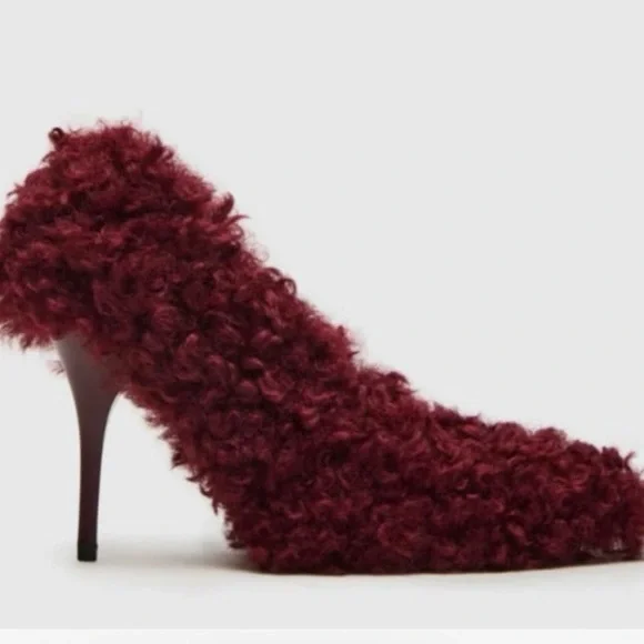 Steve Madden Women's Wine/Burgundy Fuzzy pointed toe pumps - Picture 6 of 6